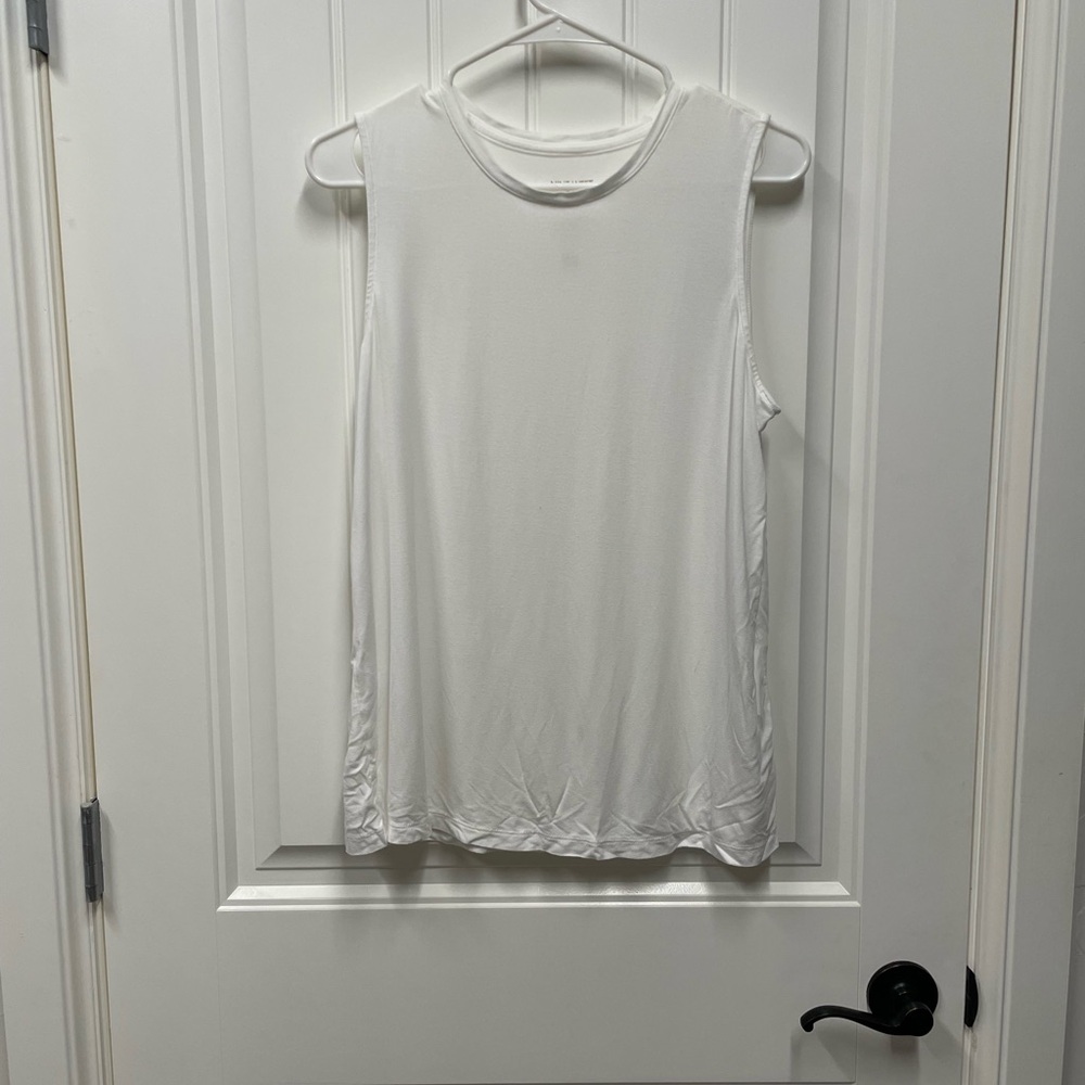 Nine West EUC White Sleeveless Top